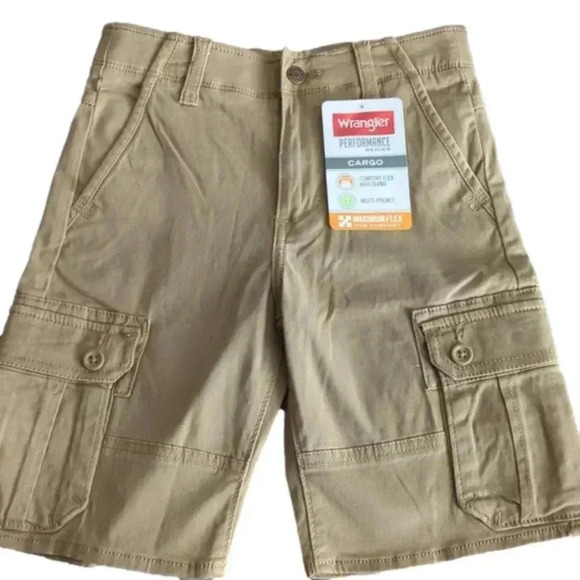 𝅺wrangler cargo shorts - Picture 1 of 6